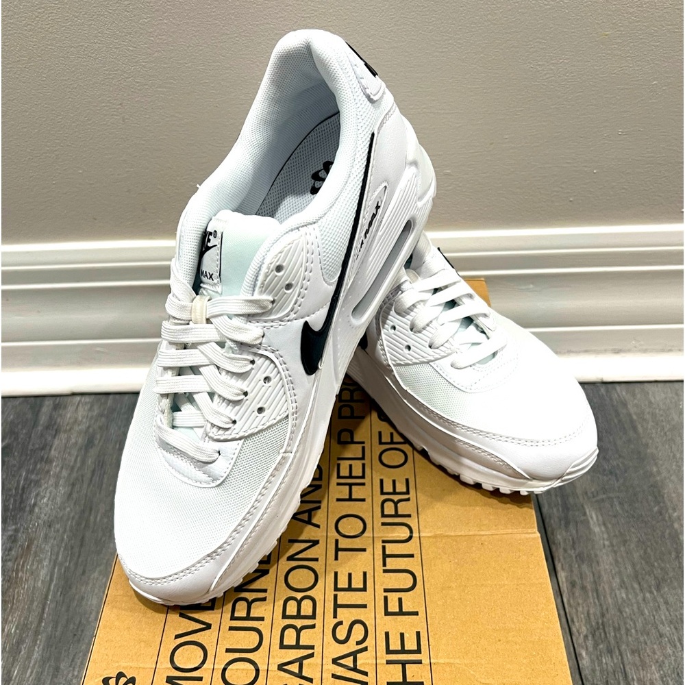NIKE AIR MAX 90 - WHITE/BLACK-WHITE - Womens 10.5/Mens 9